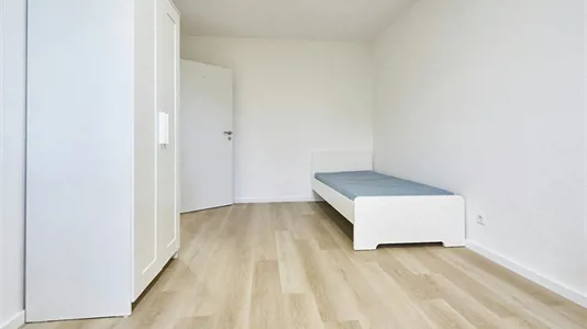 Rooms in Dusseldorf - photo 2
