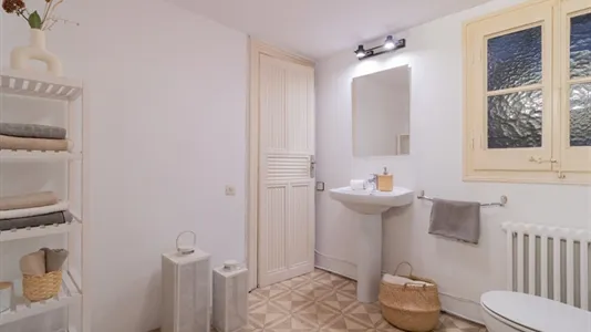 Rooms in Barcelona Eixample - photo 10