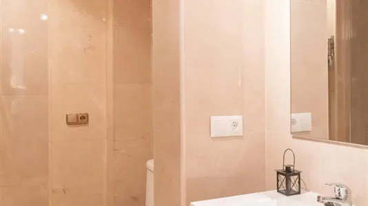 Rooms in Madrid Chamartín - photo 10