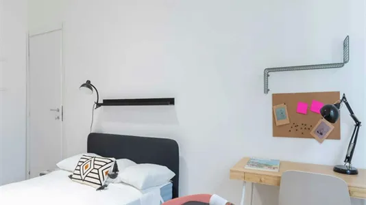 Rooms in Milano Zona 8 - Fiera, Gallaratese, Quarto Oggiaro - photo 4