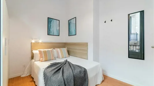 Rooms in Barcelona Ciutat Vella - photo 1