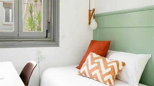 Rooms in Madrid Centro - photo 5