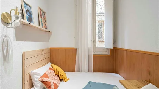 Rooms in Madrid Centro - photo 1
