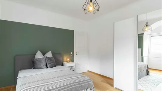 Rooms in Stuttgart-West - photo 2