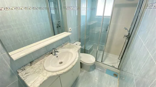 Rooms in Adaro - photo 8