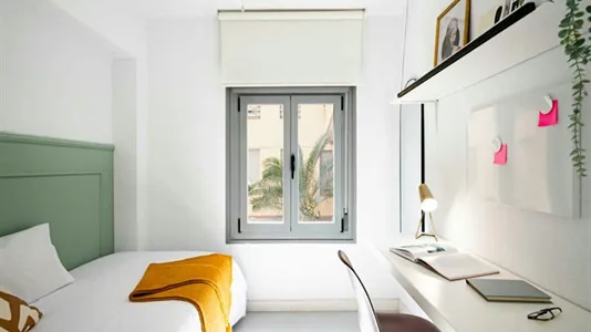 Rooms in Madrid Centro - photo 9