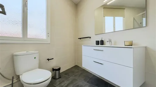 Rooms in Barcelona Ciutat Vella - photo 9