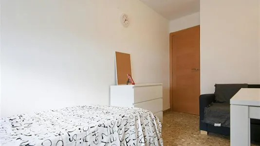 Rooms in Valencia Extramurs - photo 5