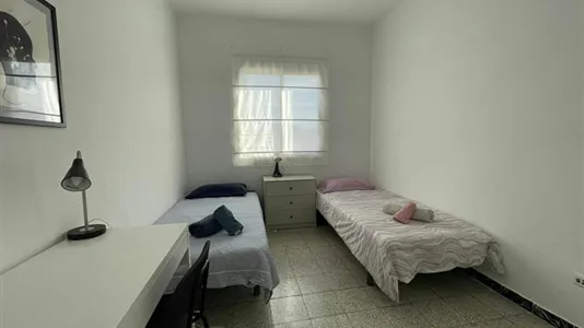 Rooms in Barcelona Sants-Montjuïc - photo 2
