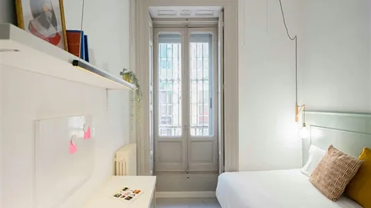 Rooms in Madrid Centro - photo 10