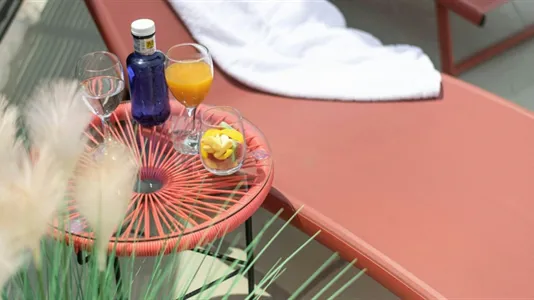 Rooms in Barcelona Ciutat Vella - photo 9