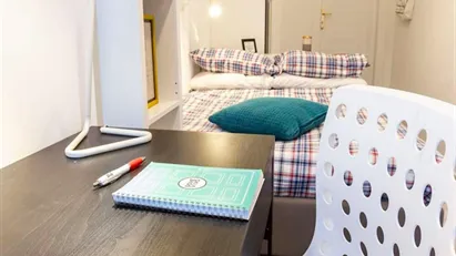 Room for rent in Milano Zona 9 - Porta Garibaldi, Niguarda, Milan