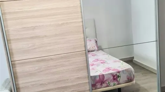 Rooms in el Camí de Vera - photo 5