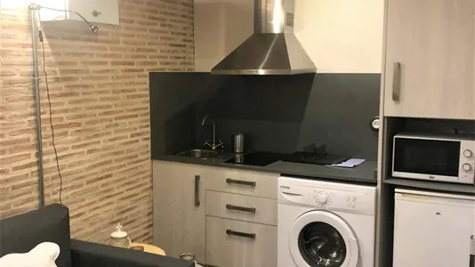 Apartments in Valencia Ciutat Vella - photo 2