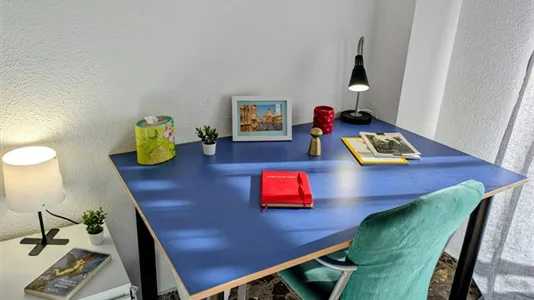 Rooms in Paterna - photo 4