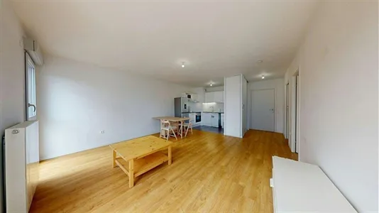 Apartments in Bordeaux - photo 2