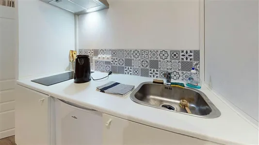 Rooms in Lyon - photo 9