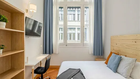 Rooms in Madrid Centro - photo 9