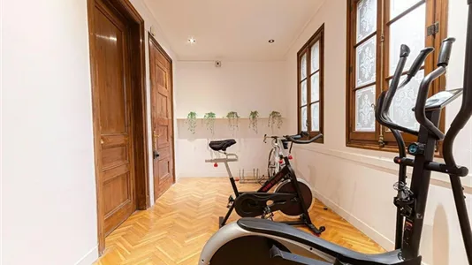 Rooms in Barcelona Ciutat Vella - photo 9