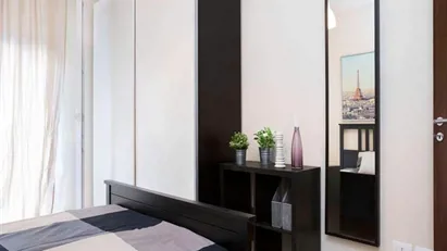 Room for rent in Milano Zona 6 - Barona, Lorenteggio, Milan