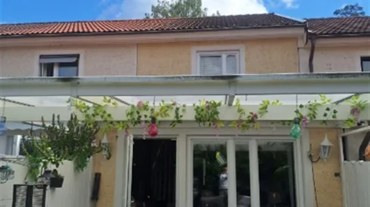 Houses in Huddinge - photo 3