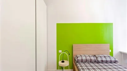 Room for rent in Milano Zona 6 - Barona, Lorenteggio, Milan
