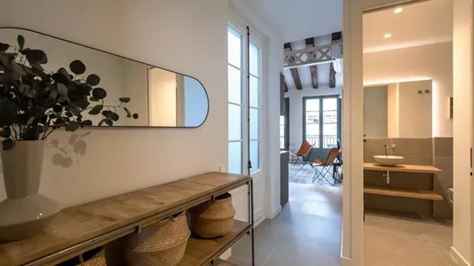 Apartments in Barcelona Ciutat Vella - photo 3