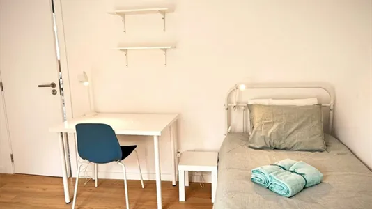 Rooms in Almada - photo 5