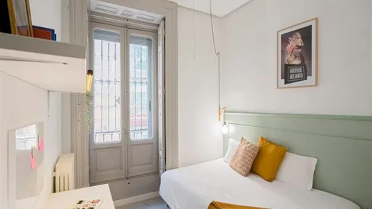 Rooms in Madrid Centro - photo 10