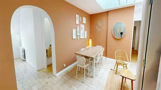 Rooms in Paris 8ème arrondissement - photo 8