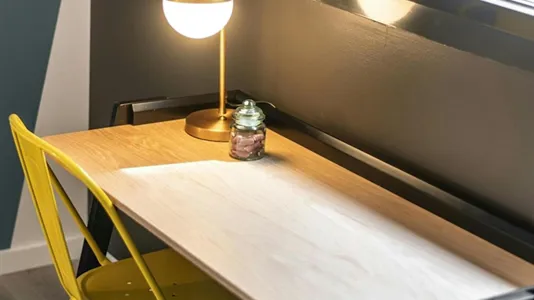 Rooms in Barcelona Ciutat Vella - photo 2