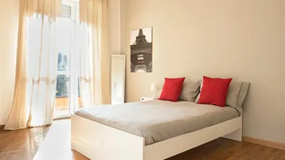 Room for rent in Milano Zona 6 - Barona, Lorenteggio, Milan