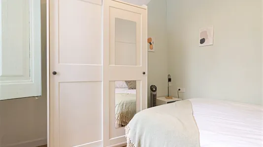 Rooms in Barcelona Ciutat Vella - photo 5