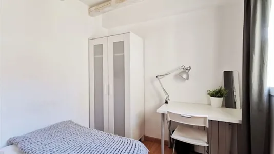 Rooms in Madrid Retiro - photo 10