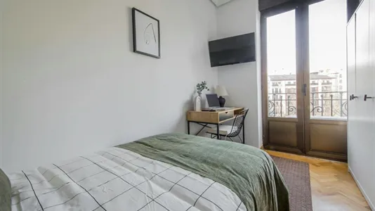 Rooms in Madrid Retiro - photo 2