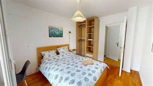 Rooms in Saint-Julien-en-Genevois - photo 2