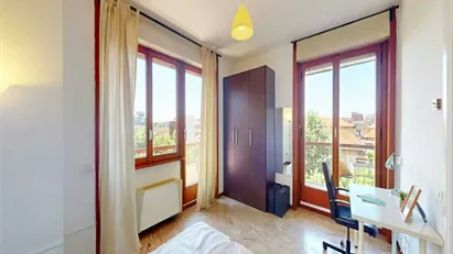 Room for rent in Milano Zona 6 - Barona, Lorenteggio, Milan