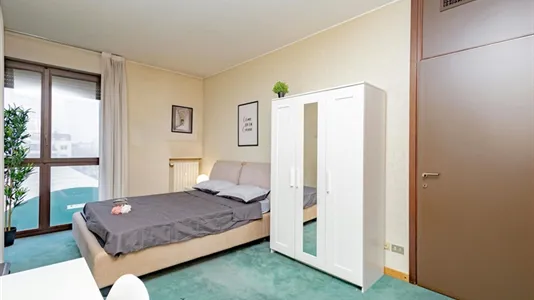 Rooms in Milano Zona 8 - Fiera, Gallaratese, Quarto Oggiaro - photo 4