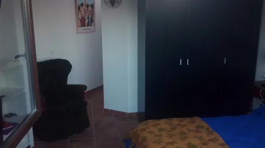 Rooms in Castellanos de Villiquera - photo 6