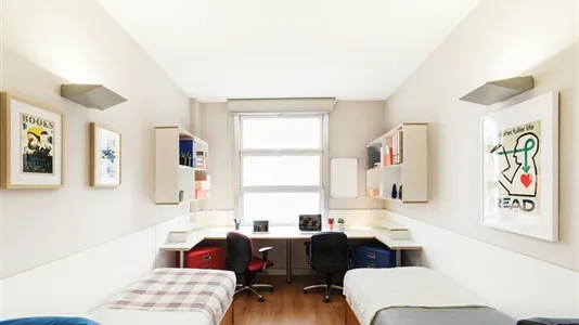 Rooms in Madrid Moncloa-Aravaca - photo 1