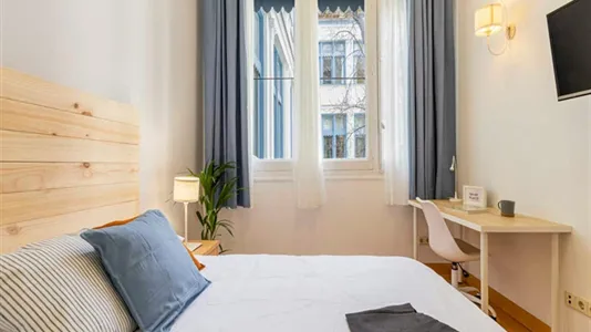 Rooms in Madrid Centro - photo 6