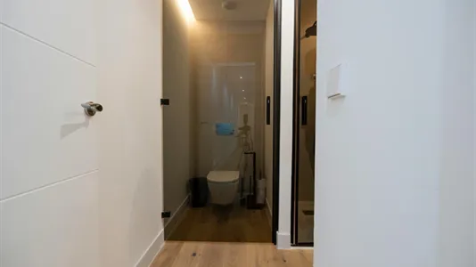Rooms in Madrid Retiro - photo 10