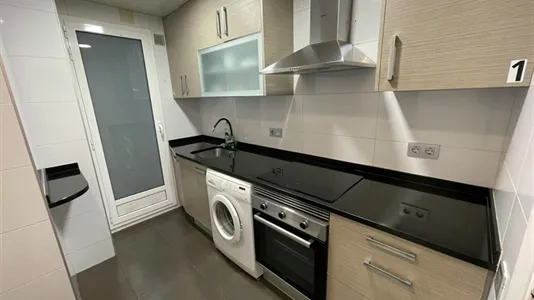 Rooms in Barcelona Sants-Montjuïc - photo 6