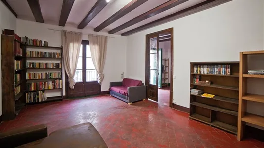 Rooms in Barcelona Ciutat Vella - photo 8