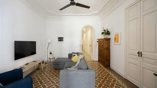 Rooms in Barcelona Eixample - photo 9