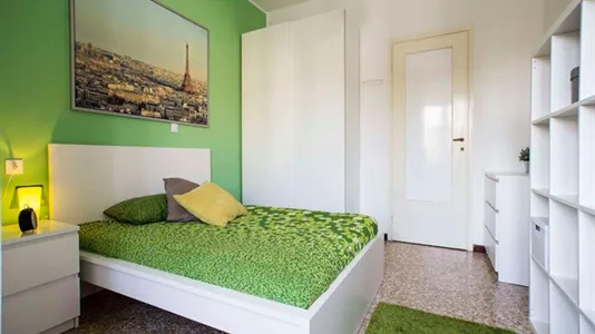 Rooms in Milano Zona 8 - Fiera, Gallaratese, Quarto Oggiaro - photo 4