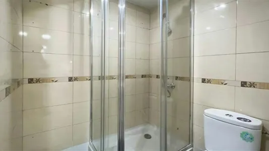 Rooms in Barcelona Ciutat Vella - photo 2