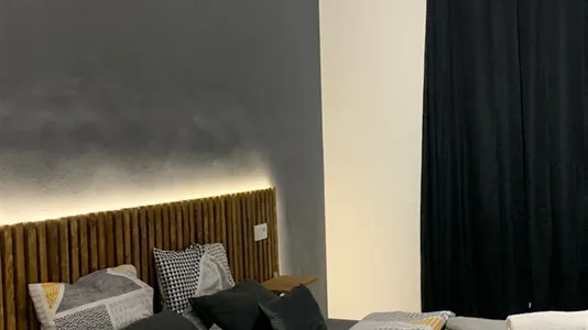 Rooms in Barcelona Ciutat Vella - photo 7