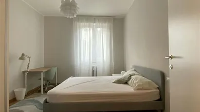 Room for rent in Milano Zona 4 - Vittoria, Forlanini, Milan