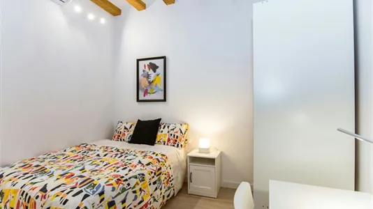Rooms in Barcelona Ciutat Vella - photo 1